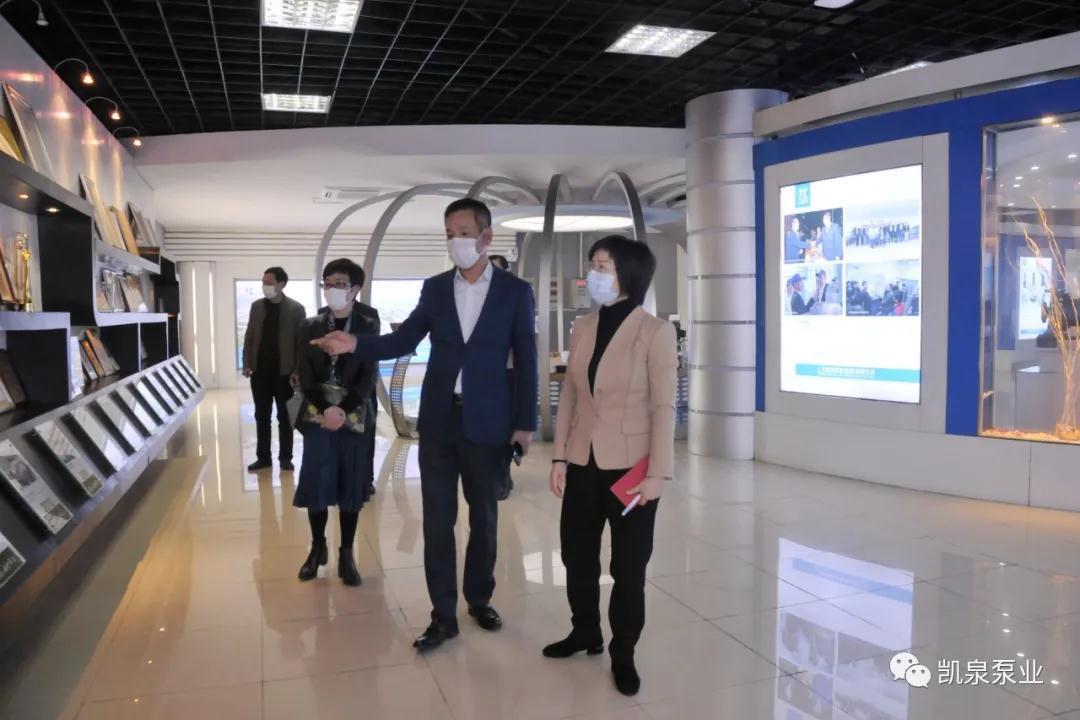 嘉定區(qū)委常委、統(tǒng)戰(zhàn)部部長陸祖芳一行蒞臨凱泉泵業(yè)走訪調(diào)研 嘉定區(qū)委常委、統(tǒng)戰(zhàn)部部長陸祖芳一行蒞臨凱泉泵業(yè)走訪調(diào)研