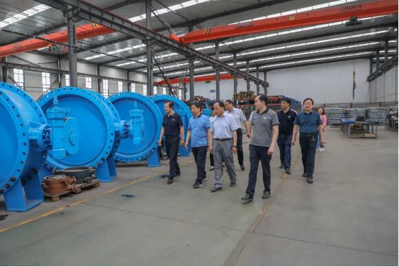 山西省小企業(yè)發(fā)展促進(jìn)局副局長(zhǎng)張會(huì)榮蒞臨北京好利集團(tuán)山西基地調(diào)研 山西省小企業(yè)發(fā)展促進(jìn)局副局長(zhǎng)張會(huì)榮蒞臨北京好利集團(tuán)山西基地調(diào)研
