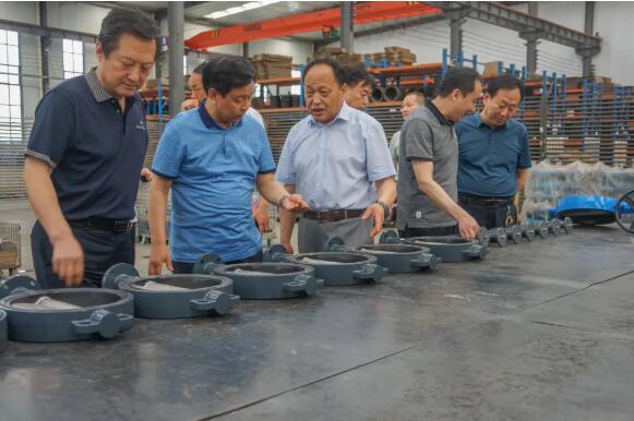 山西省小企業(yè)發(fā)展促進(jìn)局副局長(zhǎng)張會(huì)榮蒞臨北京好利集團(tuán)山西基地調(diào)研 山西省小企業(yè)發(fā)展促進(jìn)局副局長(zhǎng)張會(huì)榮蒞臨北京好利集團(tuán)山西基地調(diào)研