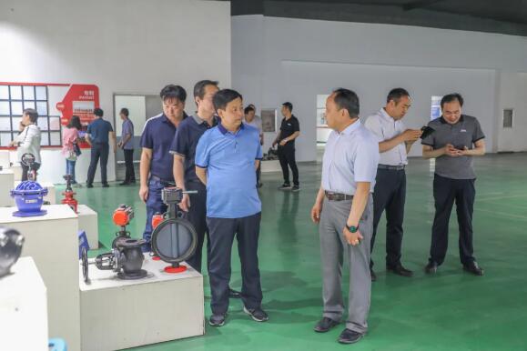 山西省小企業(yè)發(fā)展促進(jìn)局副局長(zhǎng)張會(huì)榮蒞臨北京好利集團(tuán)山西基地調(diào)研 山西省小企業(yè)發(fā)展促進(jìn)局副局長(zhǎng)張會(huì)榮蒞臨北京好利集團(tuán)山西基地調(diào)研