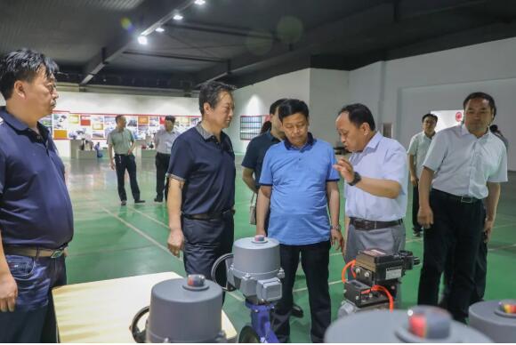 山西省小企業(yè)發(fā)展促進(jìn)局副局長(zhǎng)張會(huì)榮蒞臨北京好利集團(tuán)山西基地調(diào)研 山西省小企業(yè)發(fā)展促進(jìn)局副局長(zhǎng)張會(huì)榮蒞臨北京好利集團(tuán)山西基地調(diào)研