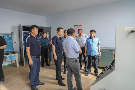 山西省小企業(yè)發(fā)展促進(jìn)局副局長(zhǎng)張會(huì)榮蒞臨北京好利集團(tuán)山西基地調(diào)研 山西省小企業(yè)發(fā)展促進(jìn)局副局長(zhǎng)張會(huì)榮蒞臨北京好利集團(tuán)山西基地調(diào)研