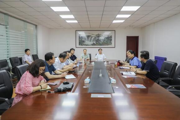 山西省小企業(yè)發(fā)展促進(jìn)局副局長(zhǎng)張會(huì)榮蒞臨北京好利集團(tuán)山西基地調(diào)研 山西省小企業(yè)發(fā)展促進(jìn)局副局長(zhǎng)張會(huì)榮蒞臨北京好利集團(tuán)山西基地調(diào)研