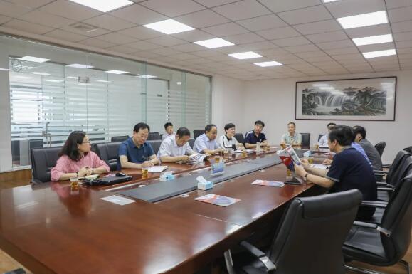 山西省小企業(yè)發(fā)展促進(jìn)局副局長(zhǎng)張會(huì)榮蒞臨北京好利集團(tuán)山西基地調(diào)研 山西省小企業(yè)發(fā)展促進(jìn)局副局長(zhǎng)張會(huì)榮蒞臨北京好利集團(tuán)山西基地調(diào)研