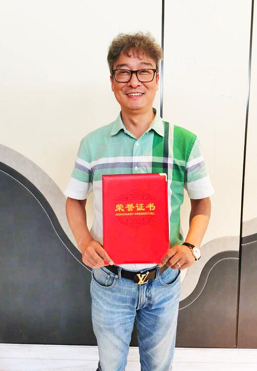 超越過往,發(fā)展新客戶,提供多元化的閥門解決新方案——銷售三部計冰 超越過往,發(fā)展新客戶,提供多元化的閥門解決新方案——銷售三部計冰