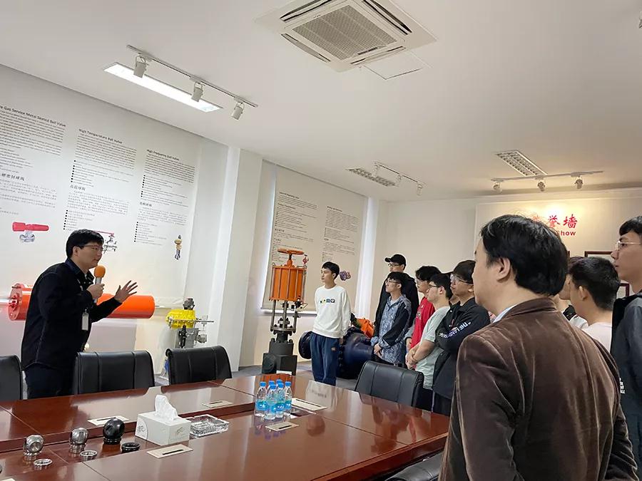 (展廳參觀) (展廳參觀)