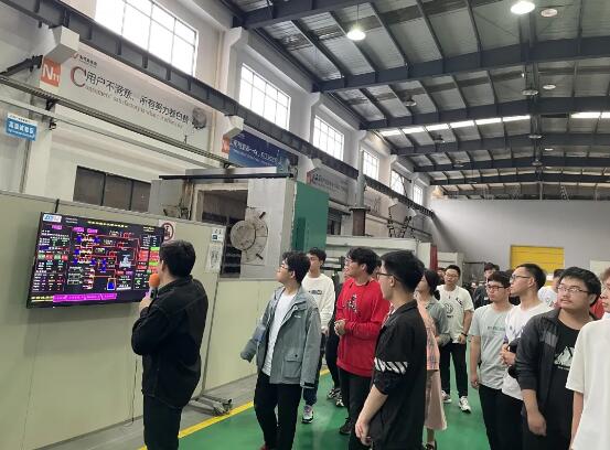 (智能化工廠參觀) (智能化工廠參觀)
