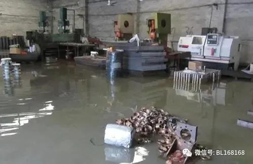 被暴雨浸泡過后的軸承銹跡斑斑 被暴雨浸泡過后的軸承銹跡斑斑