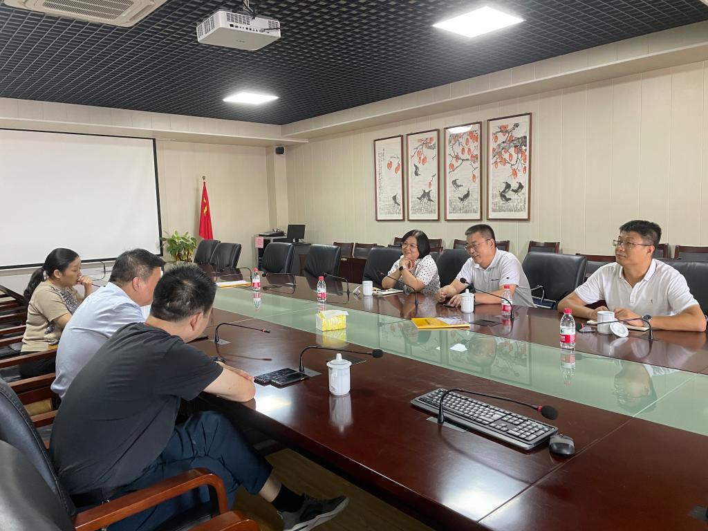 與亞龍集團(tuán)座談交流 與亞龍集團(tuán)座談交流
