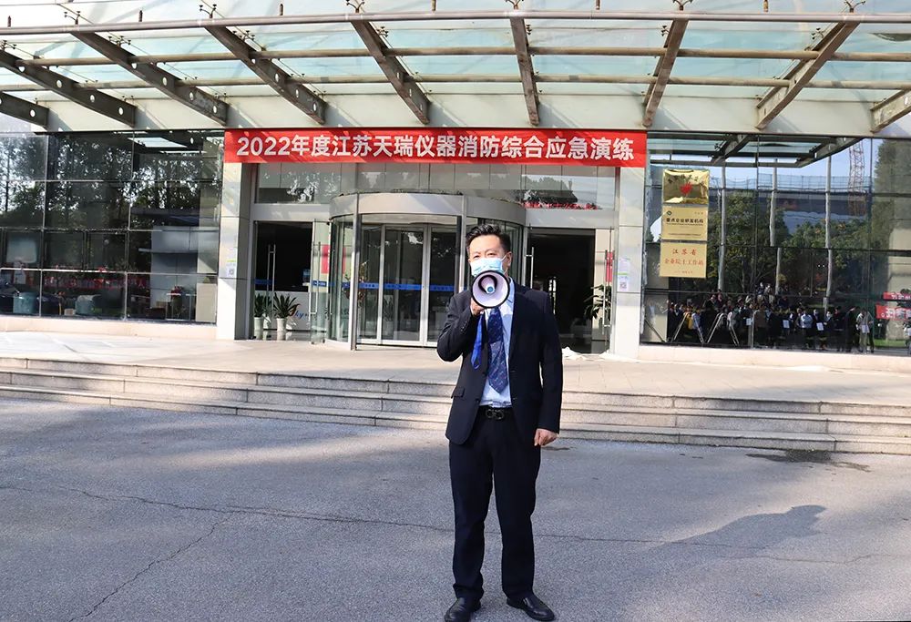 副總指揮陳建忠總結演習中存在的問題 副總指揮陳建忠總結演習中存在的問題