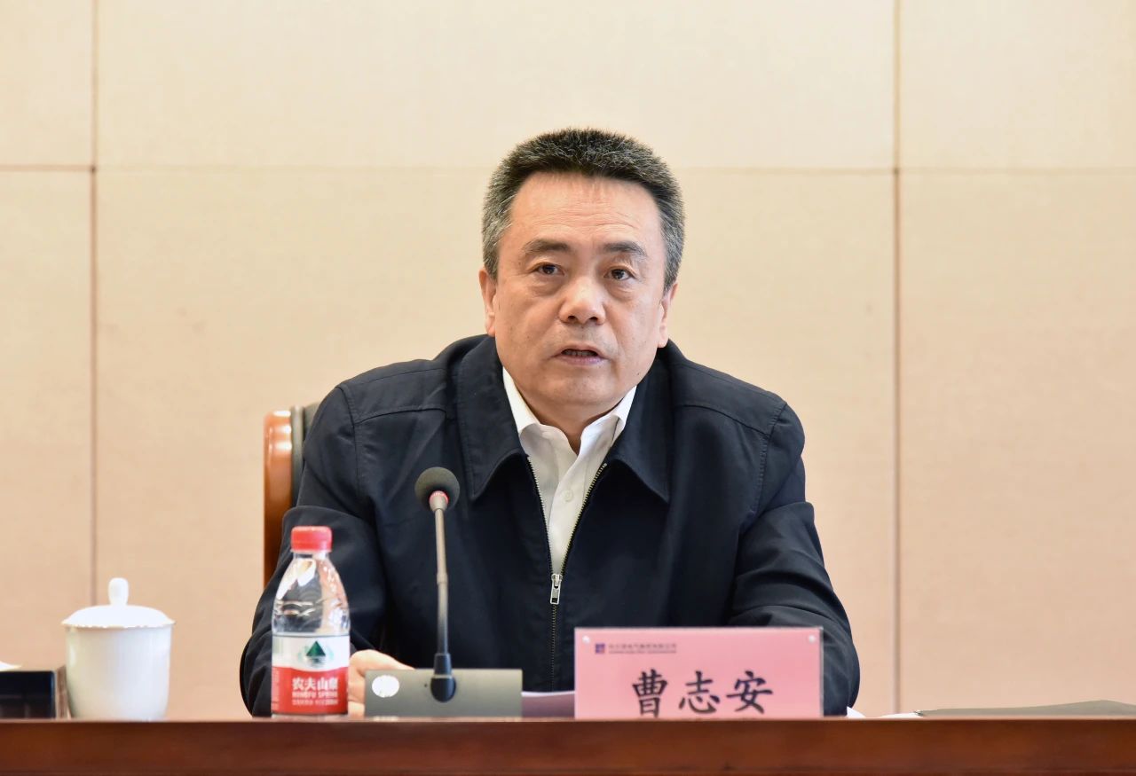 哈電集團(tuán)黨委書記、董事長曹志安作動(dòng)員講話 哈電集團(tuán)黨委書記、董事長曹志安作動(dòng)員講話