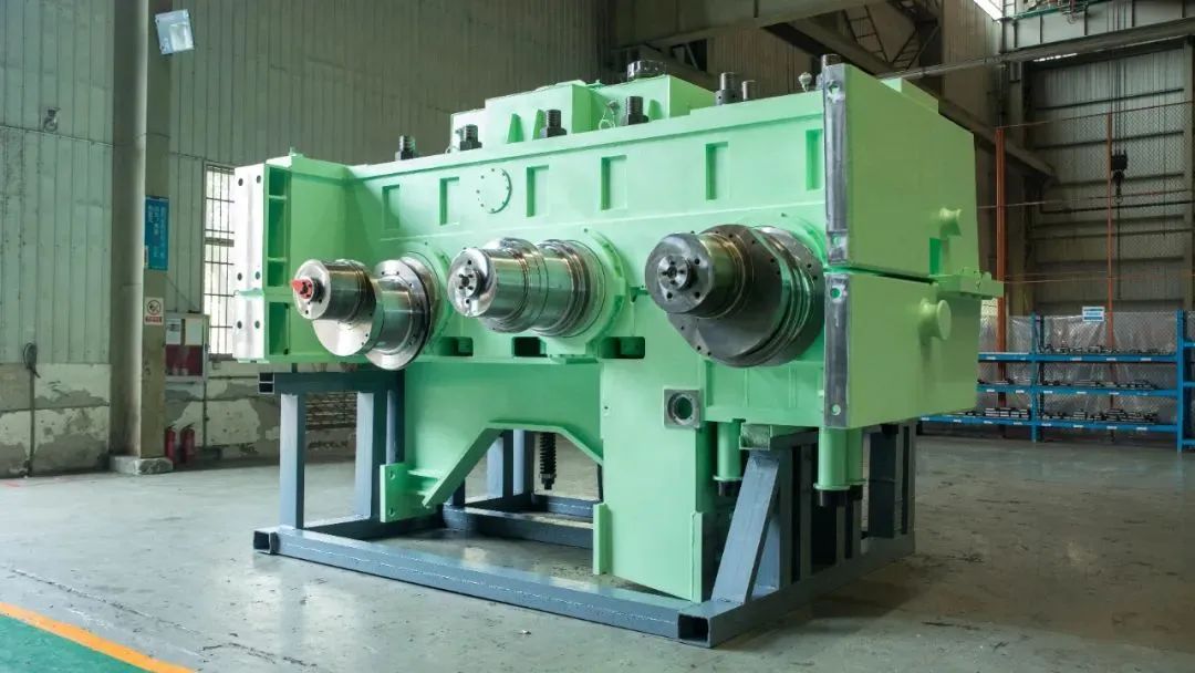 重115噸!寧波東力首套大型雙邊剪主齒輪箱完成交付 重115噸!寧波東力首套大型雙邊剪主齒輪箱完成交付