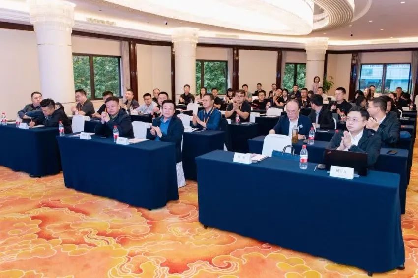 南方泵業(yè)受邀參加“2024年鄂爾多斯市環(huán)資系統(tǒng)節(jié)能降碳業(yè)務(wù)能力培訓班”活動 南方泵業(yè)受邀參加“2024年鄂爾多斯市環(huán)資系統(tǒng)節(jié)能降碳業(yè)務(wù)能力培訓班”活動